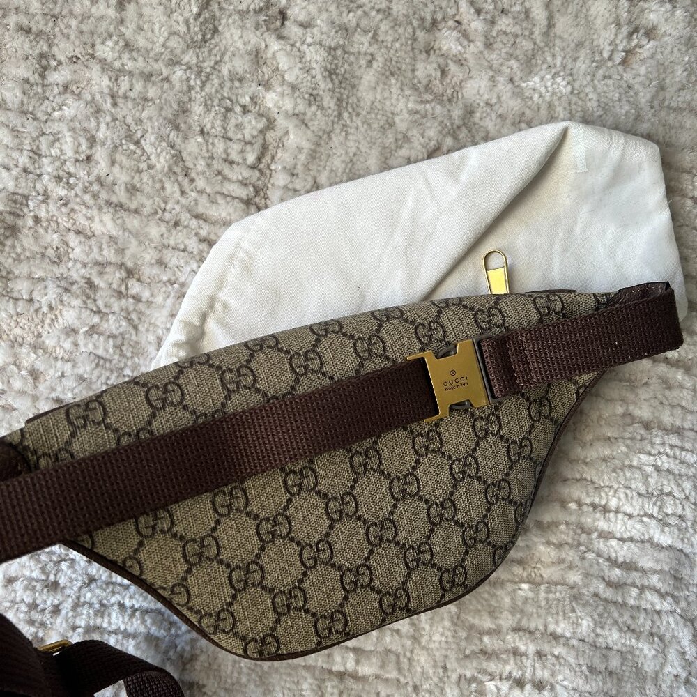 GUCCI GG BELT BAG GOOD CONDITION - Picture 2 of 4